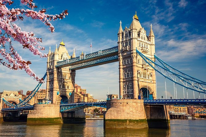 Private Chauffeured Minivan at Your Disposal in London for 4 Hours - Overview of Private Chauffeured Minivan Tour in London