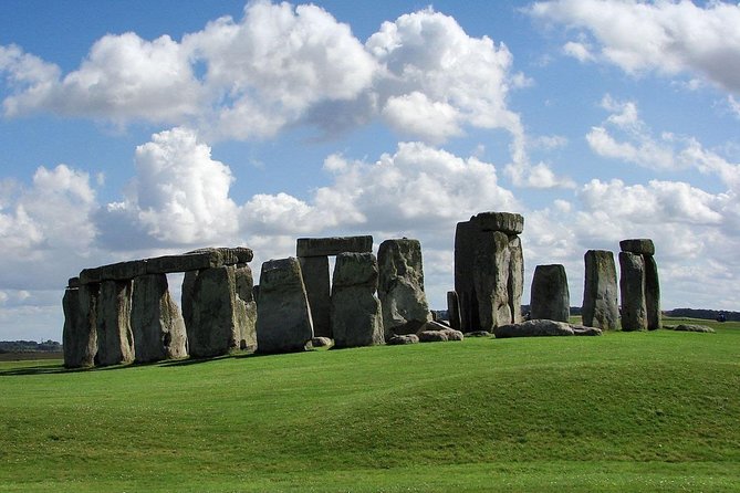 Private Chauffeured Minivan Tour of Stonehenge From London - Inclusions and Fees