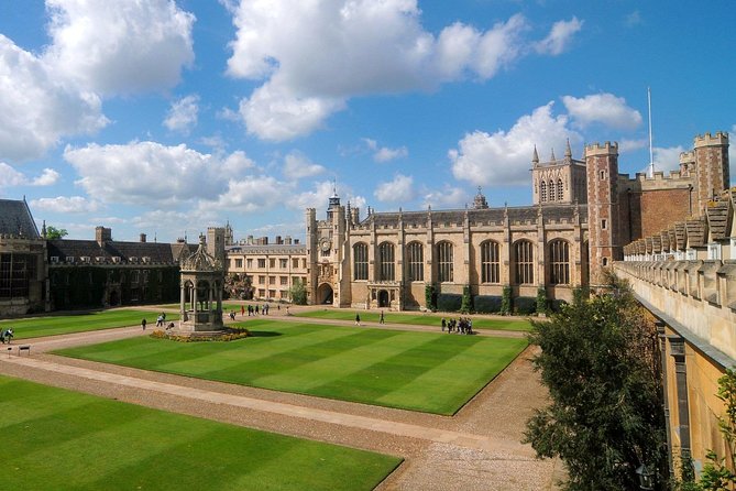 Private Chauffeured Range Rover to Cambridge From London - Overview and Features