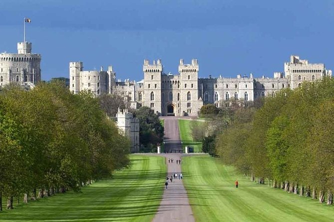 Private Chauffeured Range Rover Tour of Windsor From London - Castle Exploration