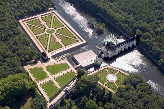 Private Chaumont and Chenonceau Castles Visit From Tours - Exclusive Experiences on the Tour