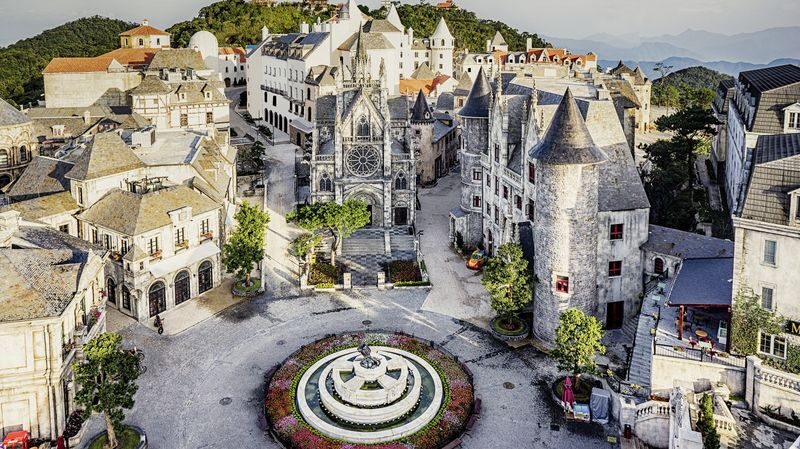 Private Check-out Tour: Da Nang, Hoi An & Airport Drop-off - Ba Na Hills, hot springs, or a show?