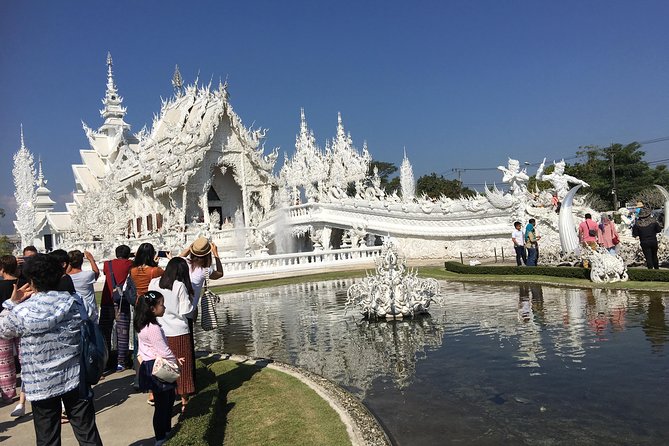 Private Chiang Mai-Chiang Rai Highlights 4 Days Trip - Day 1: Doi Inthanon National Park & Karen Hilltribe Village