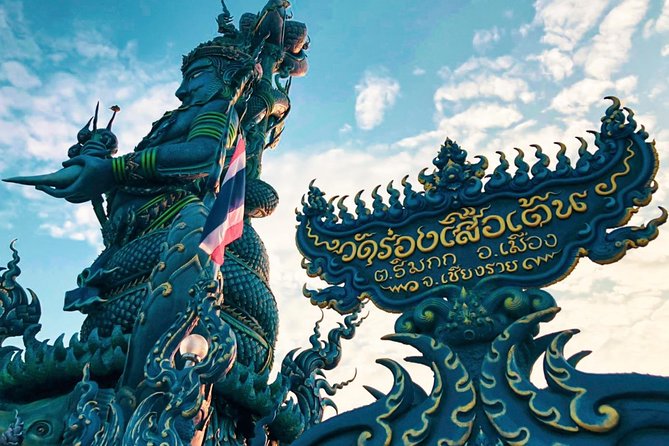 Private Chiang Rai Day Trip Visit White Temple, Blue Temple,Black House - Reviews