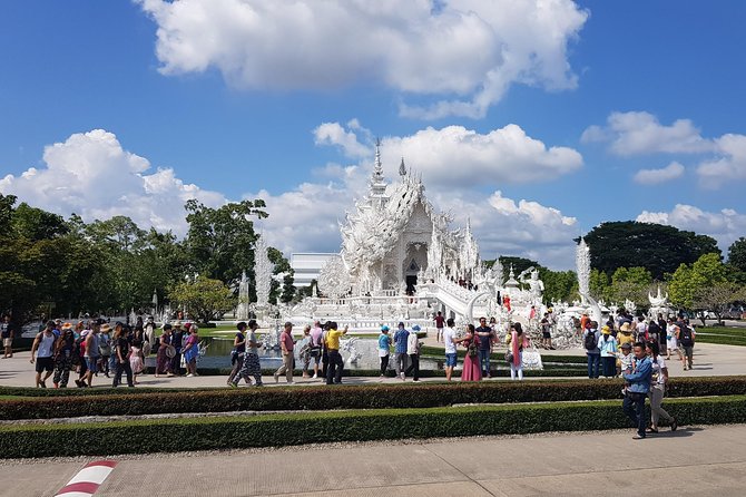 Private Chiang Rai Day Trip Visit White Temple, Blue Temple,Black House - Common Questions