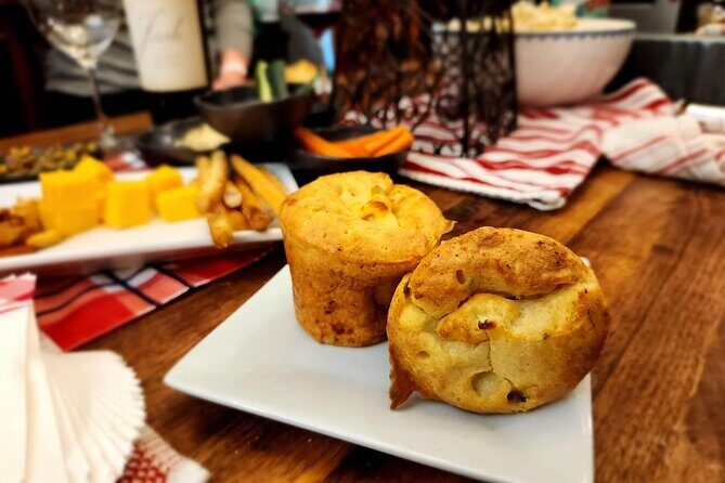 Private Chicago-style deep dish pizza or pasta making class - Good To Know