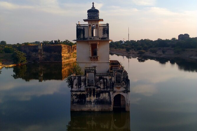 Private Chittorgarh Fort Day Tour With Guide, Lunch and Tickets - Additional Information
