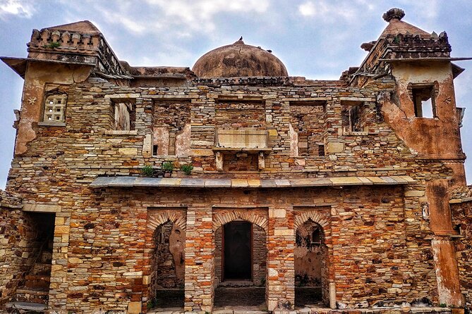 Private Chittorgarh Fort Day Tour With Guide, Lunch and Tickets - The Sum Up