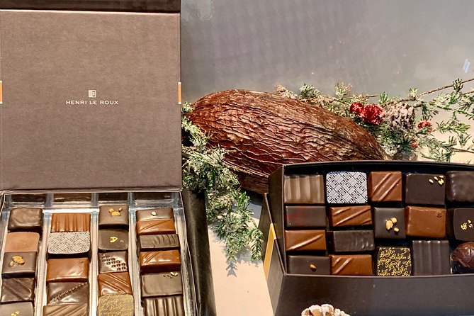 Private Christmas Market & Chocolate Tour in Paris - Christmas Market Overview
