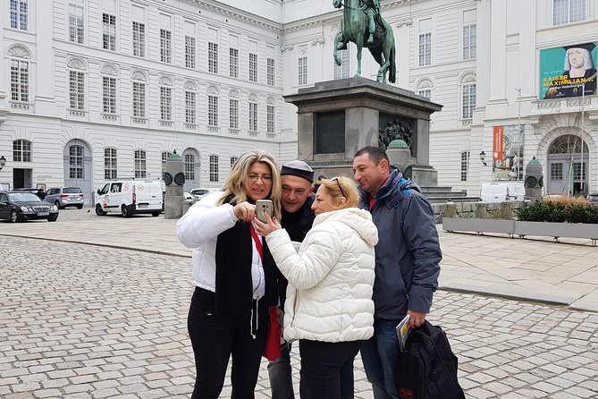 Private City Discovery Walk - Historical Treasure Hunt - Meeting and Pickup Details