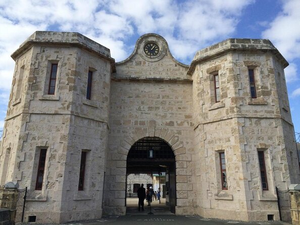 Private City Kickstart Tour: Fremantle Icons & Gems of Perth - Vibrant Fishing Boat Harbour