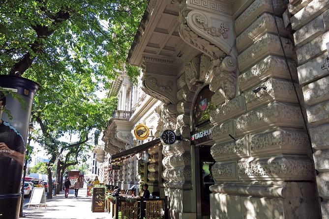 Private City Tour in Budapest 6 Hours - Tour Logistics and Accessibility