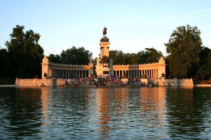 Private City Tour Madrid With Driver and Guide - Tour Duration and Language Options