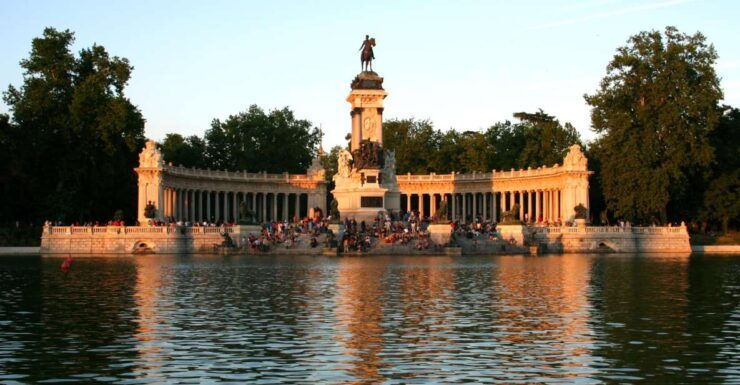 Private City Tour Madrid With Driver and Guide - Pickup Service and Private Guide