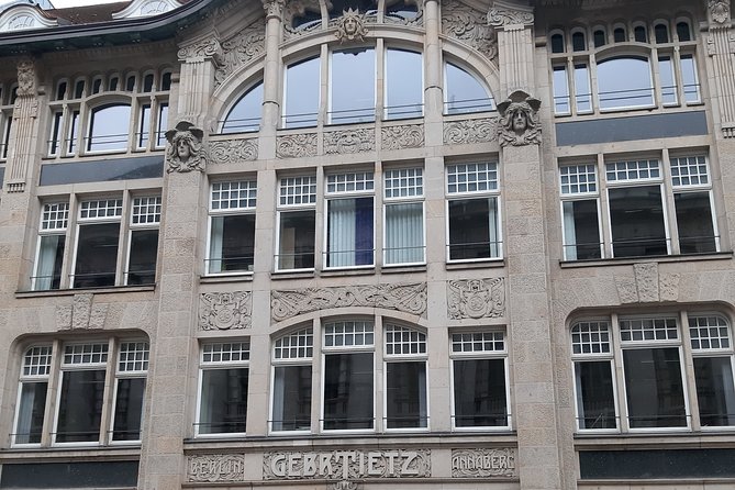 Private City Tour Through Criminal Berlin - Exploring Notorious Crime Scenes