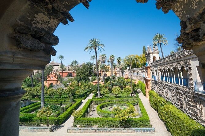 Private City Tour With Breakfast or Afternoon Coffee in Alcazar Gardens - Breakfast or Afternoon Coffee Options