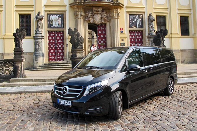 Private City Transfer in Prague: Hotel - Restaurant or Theatre - Hotel - Price and Booking
