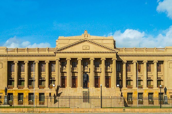 Private Colombo City Tour with Traditional Srilankan Lunch - Who Should Book This Tour?