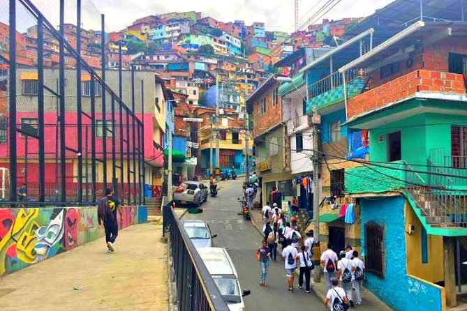 Private Comuna 13 Tour and Cable Car - Visitor Experiences and Highlights