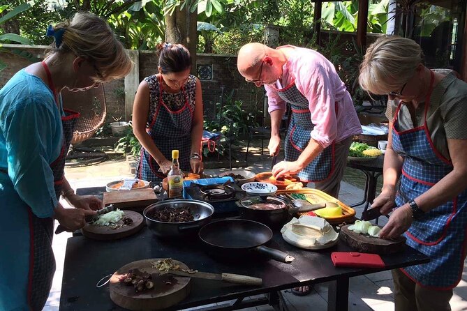 Private Cooking Class With Hanoian Housewives in Hanoi - Common Questions