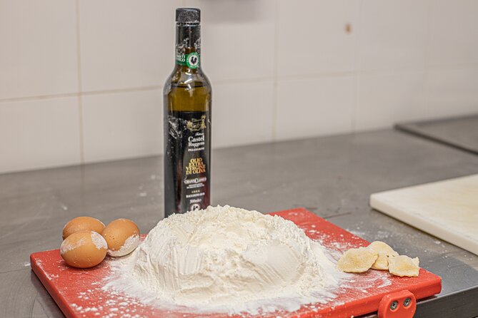 Private Cooking Class With Lunch in an Authentic Tuscan Restaurant - Cancellation Policy