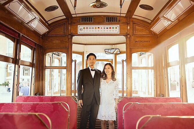 Private Couples Photoshoot in Lisbon - Meeting and Pickup