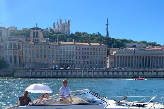 Private Cruise Aboard a Yacht in Lyon - Professional Crew and Service