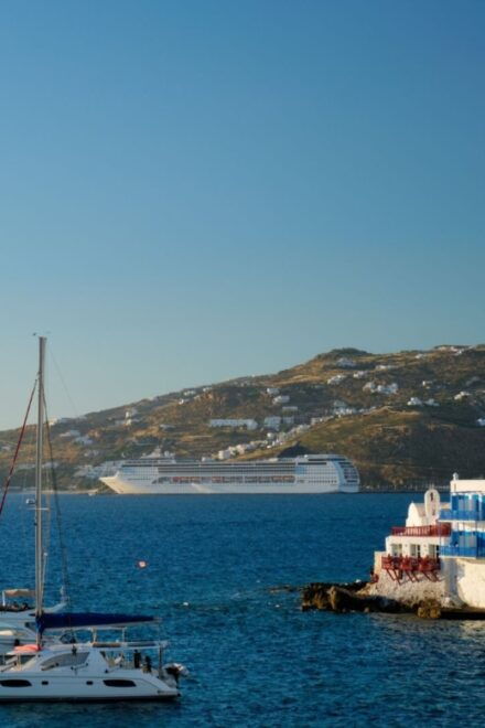 Private Cruise From Mykonos to Rhenia via Delos - The Sum Up