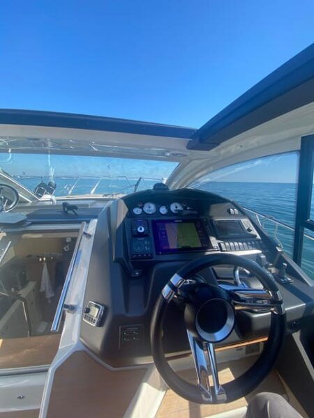 Private Cruise on a Luxury Motor Yacht - Yacht Specifications