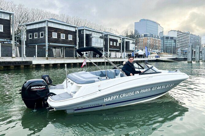 Private cruise on the Seine with Happy Cruise in Paris - What Makes This Private Cruise Stand Out?