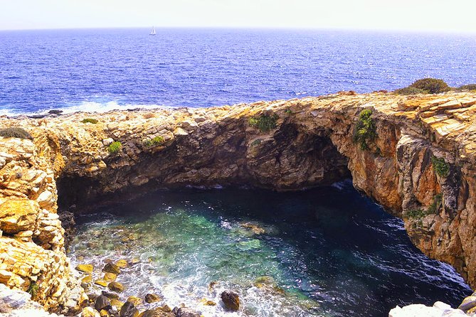 Private Cruise: PAROS – PANTERONISIA – SOUTH COASTLINE OF PAROS - Discovering the South Coastline