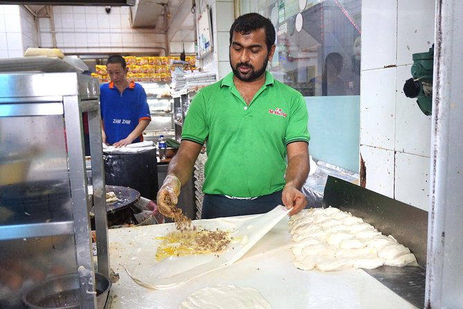 Private Cultural and Historical Singapore Food Tour With Local Hawker Centre - Delicious and Varied Food Samples