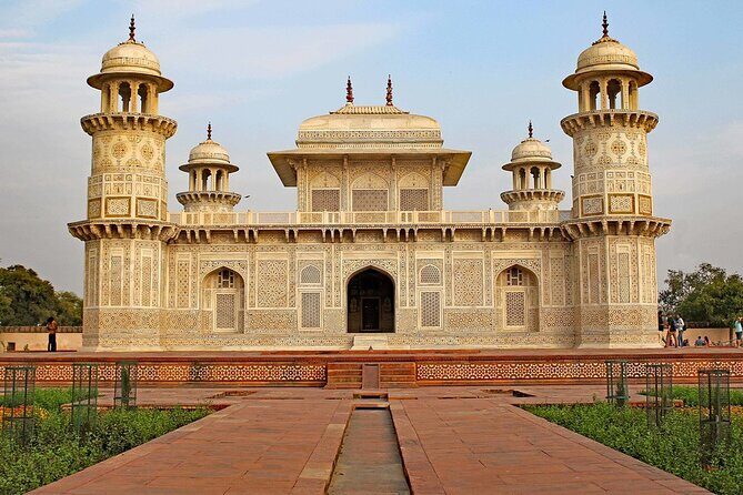 Private Cultural Taj Mahal Tour by Gatimaan Express Train - What Makes This Tour Stand Out?