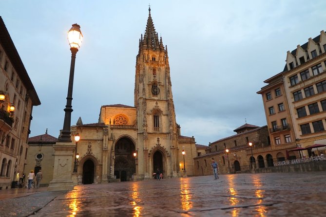 Private Cultural Tour of Oviedo With Pickup - Group Size and Price Variations