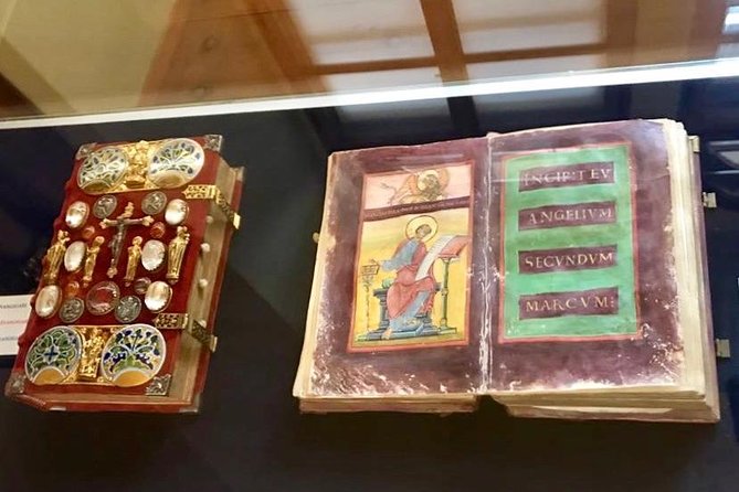 Private Custom Tour of Strahov Library and Prague - Highlights