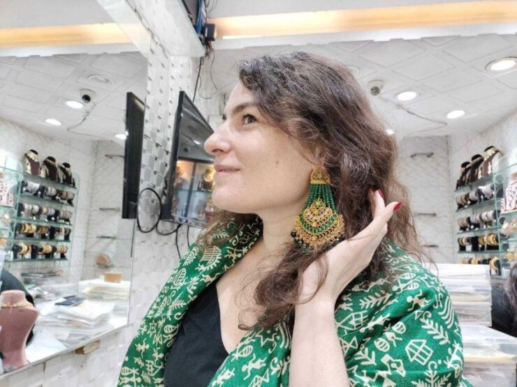 Private Customize Delhi Shopping Tour With Female Consultant - Tour Pricing and Duration