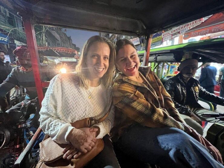 Private Customize Delhi Shopping Tour With Female Consultant - Language and Pickup/Drop-off Locations