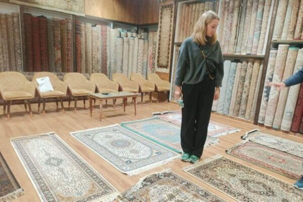 Private Customize Delhi Shopping Tour With Female Consultant - The Sum Up