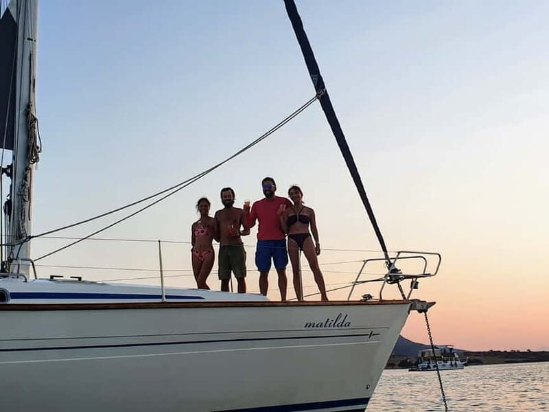 Private Daily Boat Tour to discover the highlights of Milos - Exploring the Iconic Sights of Milos