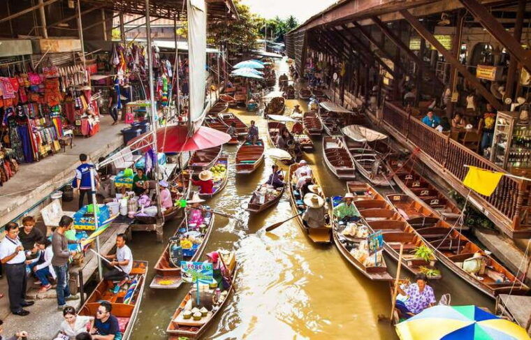 Private: Damnoen Saduak Floating Market, Railway, Wat & More - Lao Tuk Luck Floating Market Exploration