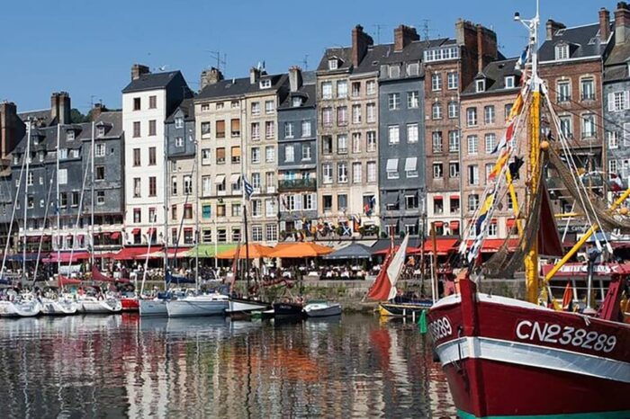 Private Day in Étretat and Honfleur, the Jewels of Normandy - Frequently Asked Questions
