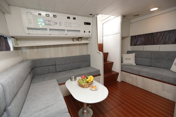Private Day on a Luxury Yacht in Capri - Meeting Point: Porto Di Seiano