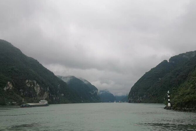 Private Day Tour in Yichang to Sanyou Cave and Sanxia Waterfall - FAQs