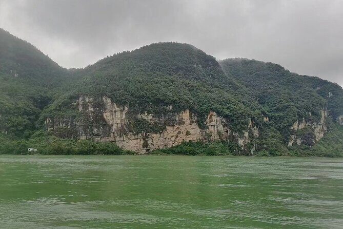 Private Day Tour in Yichang to Sanyou Cave and Sanxia Waterfall - An In-Depth Look at the Tour Experience