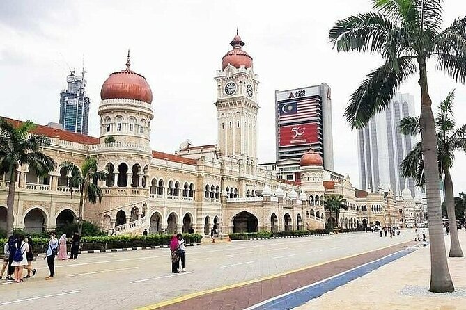 Private Day Tour: Indonesia & Malaysia Kuala Lumpur (2 Countries) From Singapore - Tour Highlights