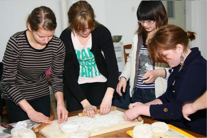 Private Day Tour: Lama Temple, Summer Palace and Hutong Dumpling Lunch - Itinerary Overview