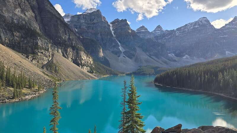 Private Day Tour: Moraine Lake and Lake Louise - An In-Depth Look at the Private Moraine Lake and Lake Louise Tour