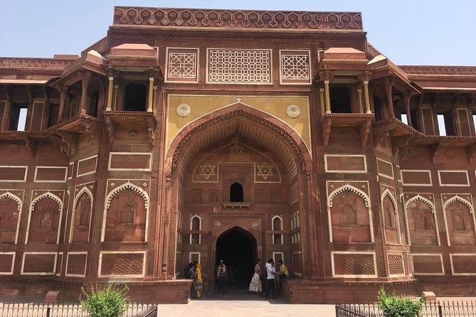 Private Day Tour of Tajmahal From Delhi With Fatehpur Sikri - Pickup Logistics