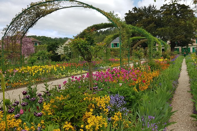 Private Day Tour to Giverny Gardens and Rouen From Paris - Cancellation Policy