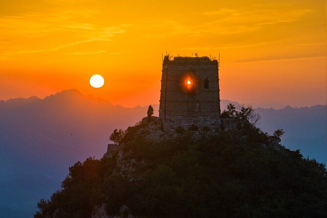 Private Day Tour to Gubei Water Town and Simatai Great Wall With Sunset - Itinerary Overview